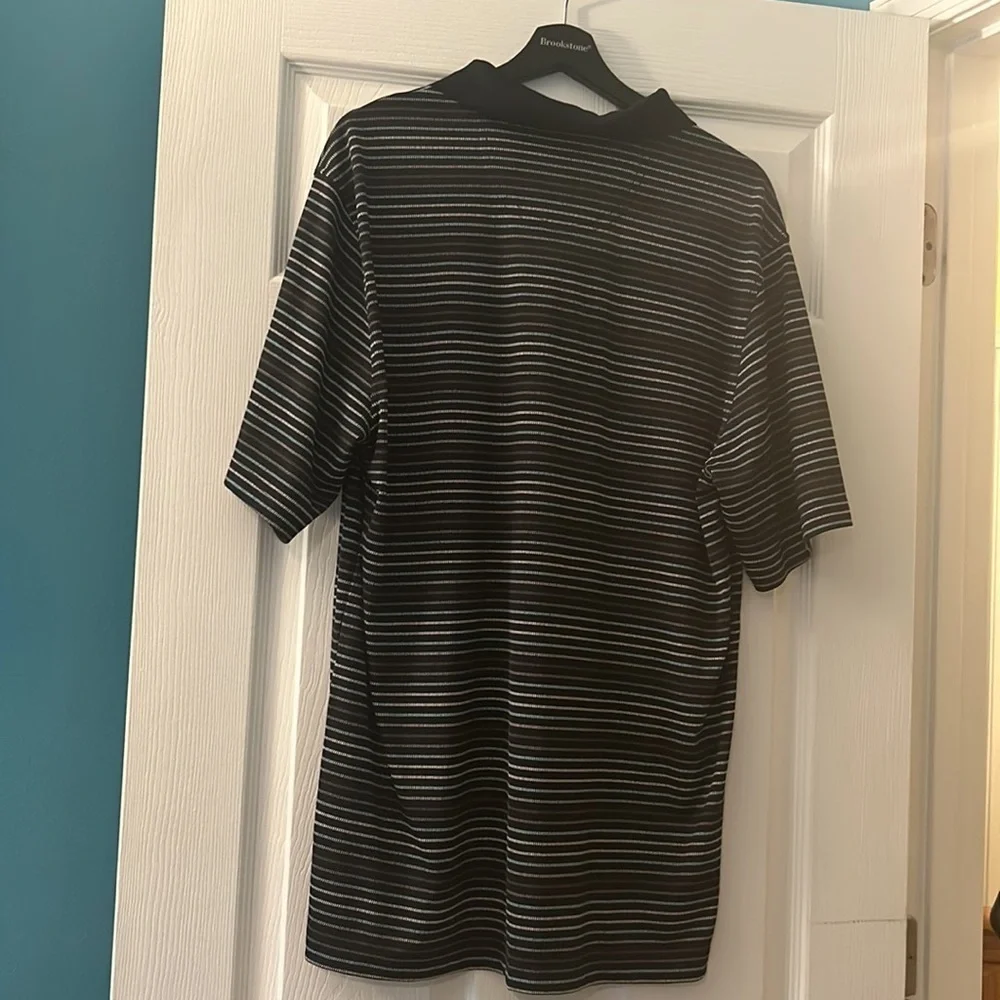 Greg Norman Men's Golf Polo Shirt, Large, Black Striped Play-Dry EUC - Picture 3 of 3